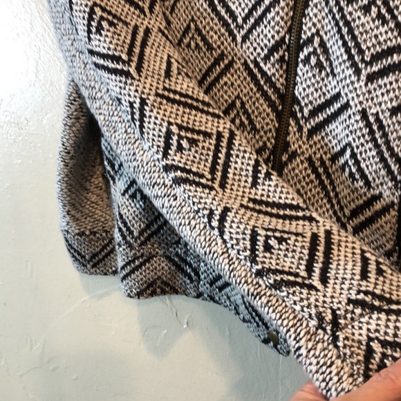 LUCKY BRAND Size L hooded sweater - Picture 5 of 6